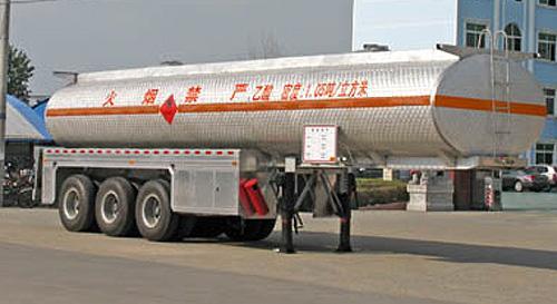 湖北合力 化工液体运输半挂车32600kg 