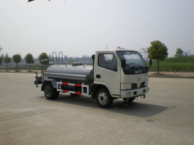 东风 3-5T EQ1040T35DJ3AC小霸王 洒水车